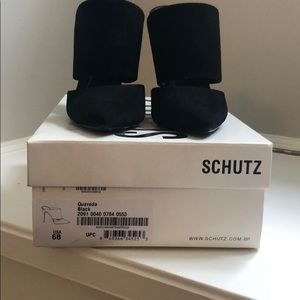 BNWT Schutz Quereda Black Suede Pumps size 6